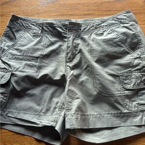 Columbia green Cargo Shorts M